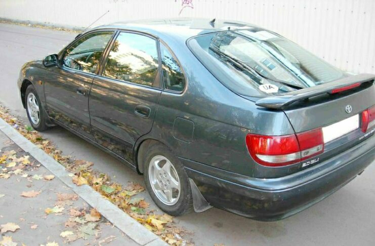 Toyota Carina E - Χαριλάου Θεσσαλονίκης